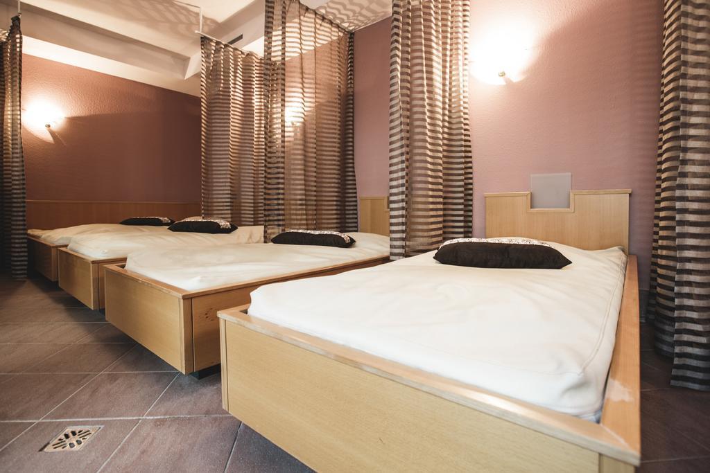 Hotel Vier Jahreszeiten Санкт Леонард им Пицтал Екстериор снимка