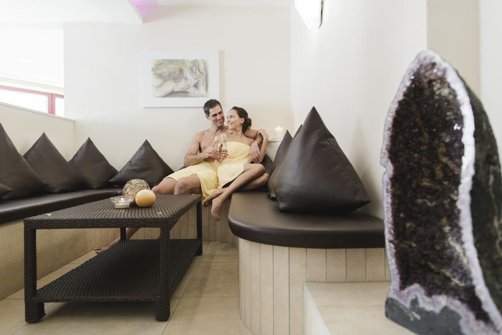 Hotel Vier Jahreszeiten Санкт Леонард им Пицтал Екстериор снимка