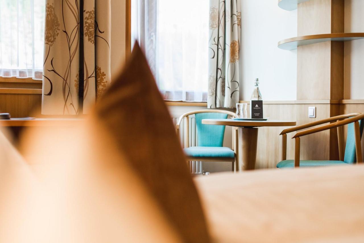 Hotel Vier Jahreszeiten Санкт Леонард им Пицтал Екстериор снимка